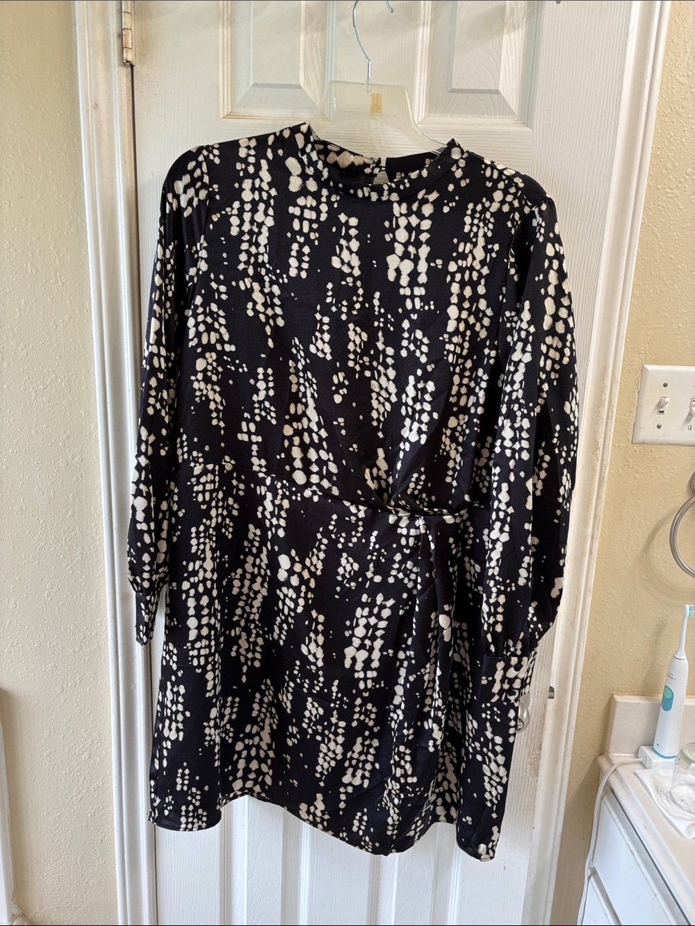 Mango 2XL Black and Cream Patterned Dress. NWT